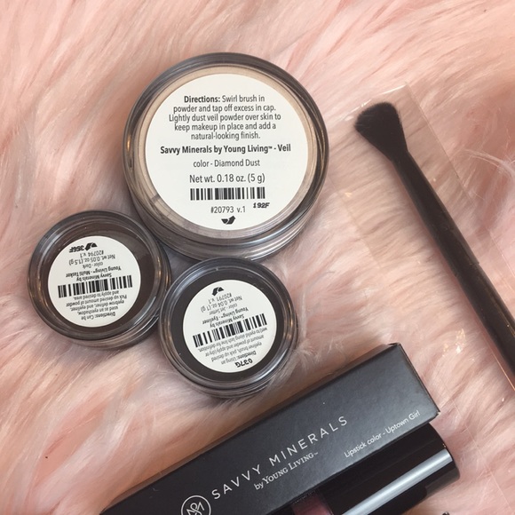 Young Living Makeup Young Living Savvy Minerals 9pc Makeup Bundle